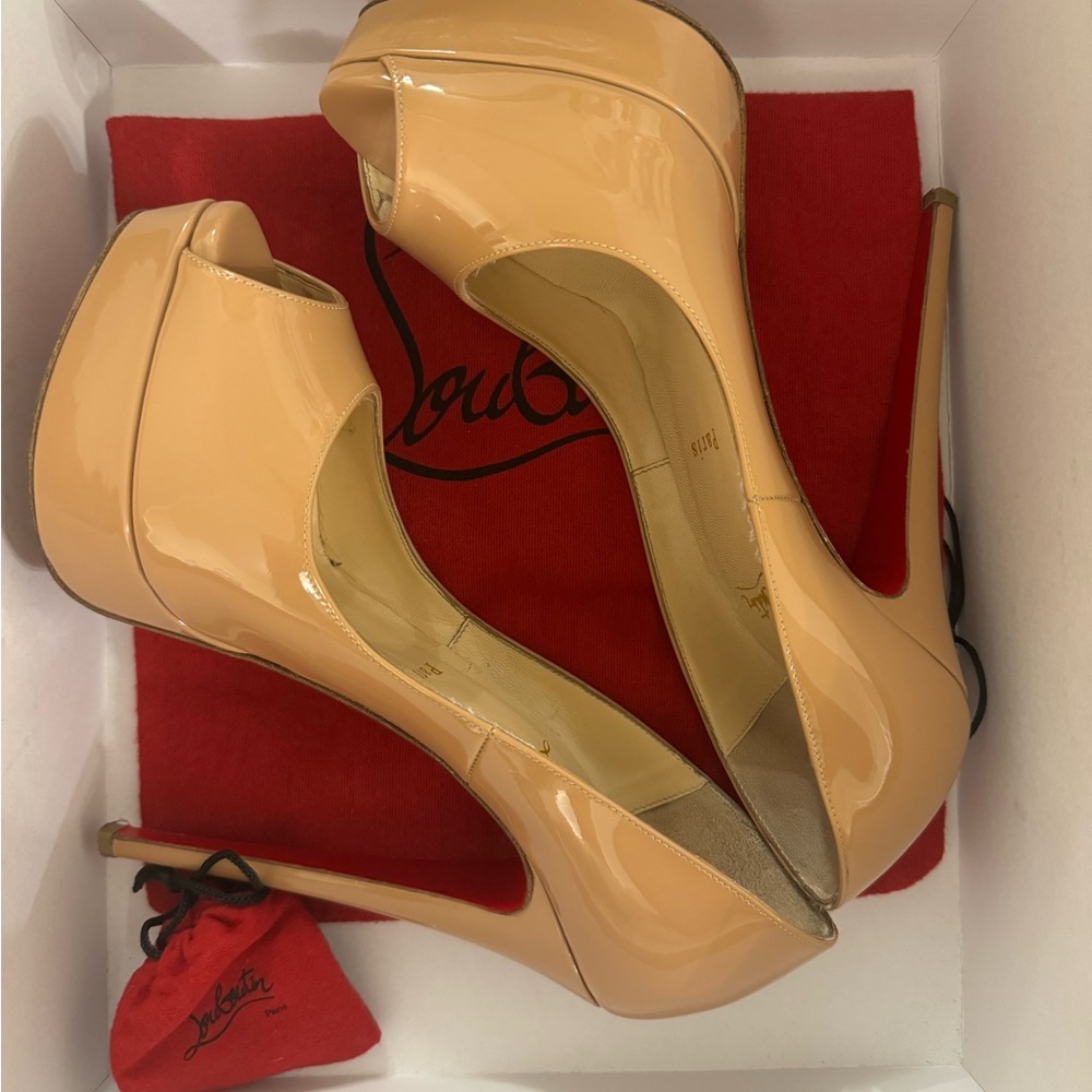 Christian Louboutin Lady Peep 120 heels in nude